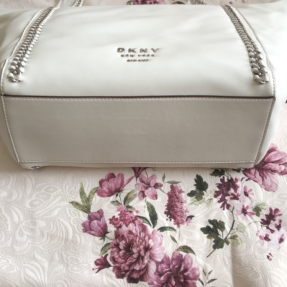 New…DKNY white shoulder bag…silver chains design front and back…lots of room - Picture 2 of 9